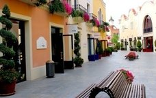Passeig de la Roca Village