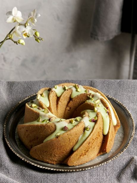 'Bundt cake' de festucs i xocolata blanca