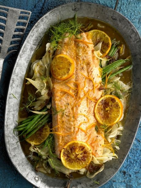 Penca de salmón al horno con salsa de naranja