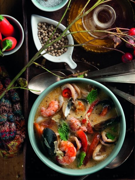 Sopa de marisc amb llet de coco