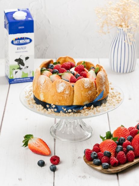 Carlota de crema catalana con frutos rojos