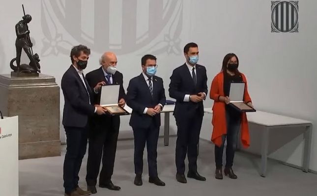 Lliurament de la Placa al Treball President Macià de mans del president Pere Aragonès