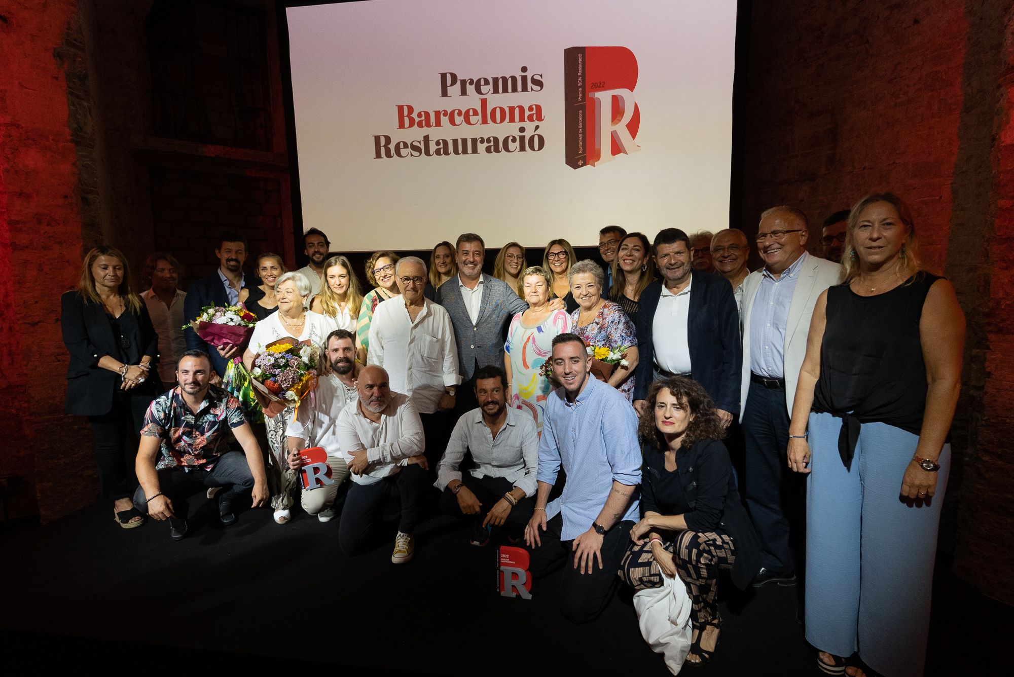 Fotografia de família dels III Premis Barcelona Restauració