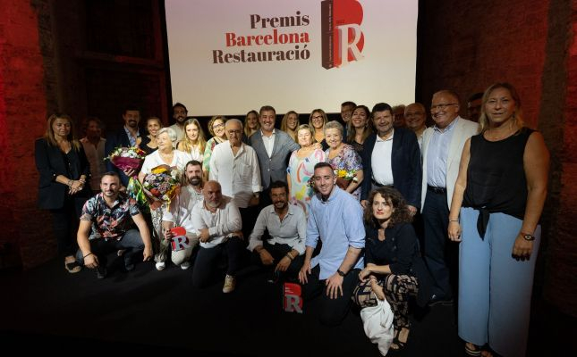 Foto de família dels III Premis Barcelona Restauració