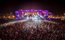 Un dels escenaris del Festival Cruïlla, ple durant un concert