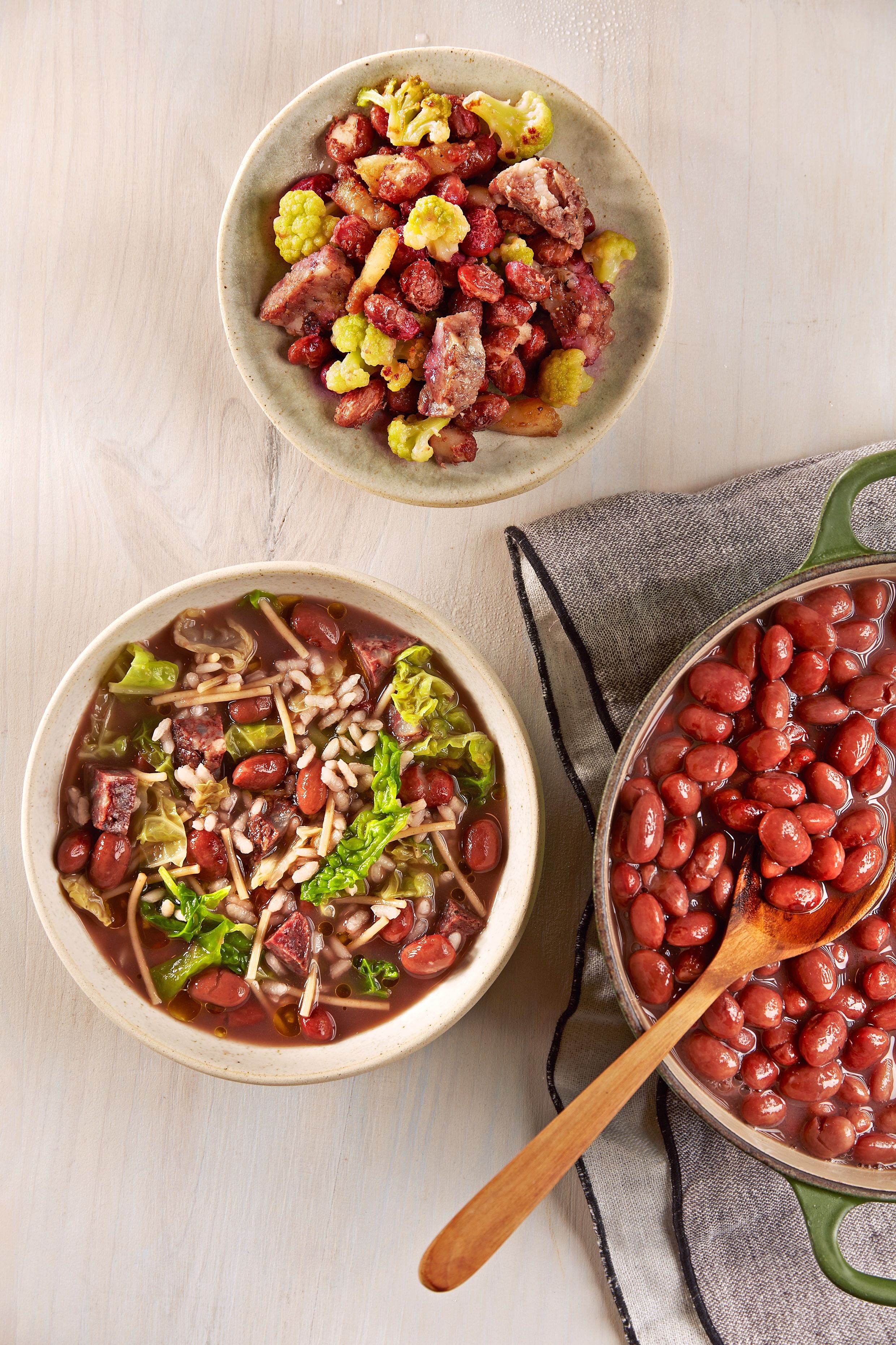 Mongetes cuites, sopa i saltat