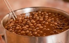 La espineta con cargolins es el plato típico de la fiesta
