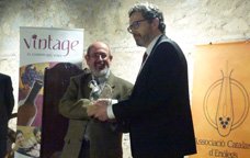 Àngel Garcia Petit rebent el premi periodístic