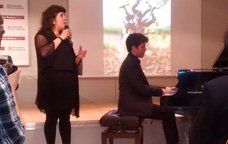 La cantante Celeste Alías y el pianista Marco Mezquida durante la presentación de VinyaSons 2015