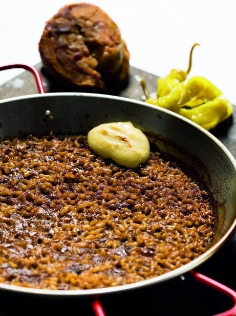 Gallo del Penedès con arroz a banda