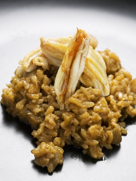 Risotto de galeras y alcachofas con alpargatas a la plancha