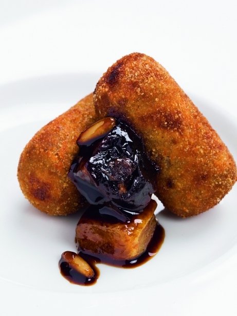 Croqueta de civet de pollo a la catalana