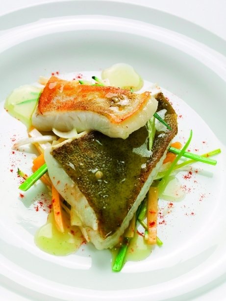 Turbot amb patata novella amb verdures de lhort