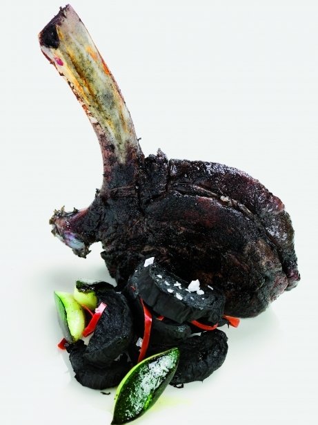 Costella de vedella amb carbó dalbergínia