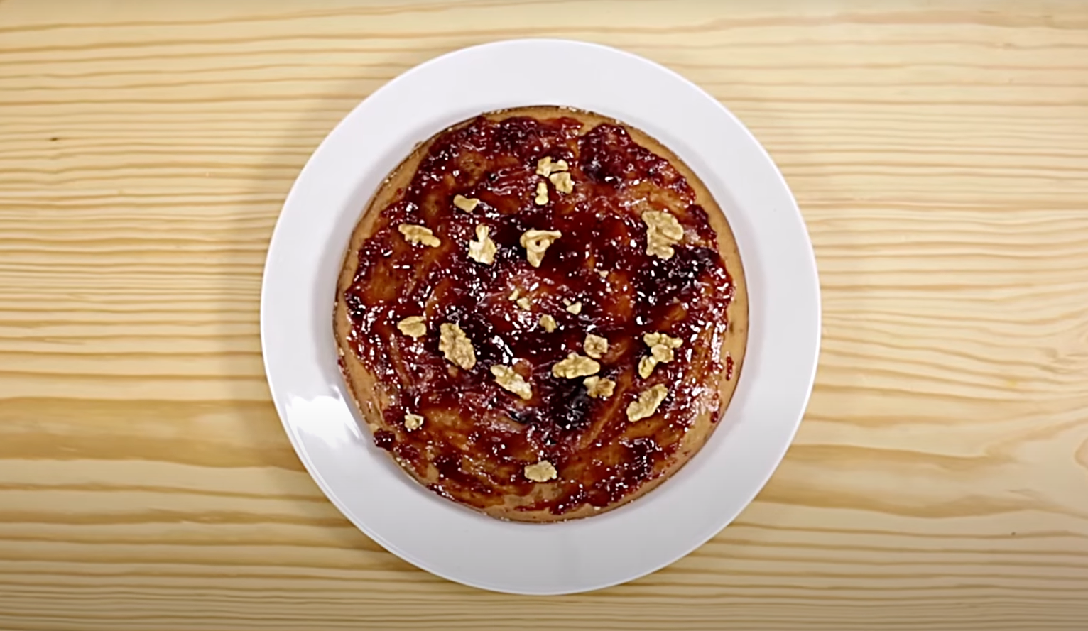 Pastís de nous i panses