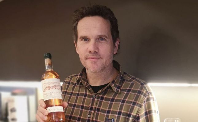 René Barbier Meyer amb el primer rosat del celler Clos Mogador