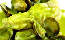 Rape y almejas con 'suquet' de espárragos verdes