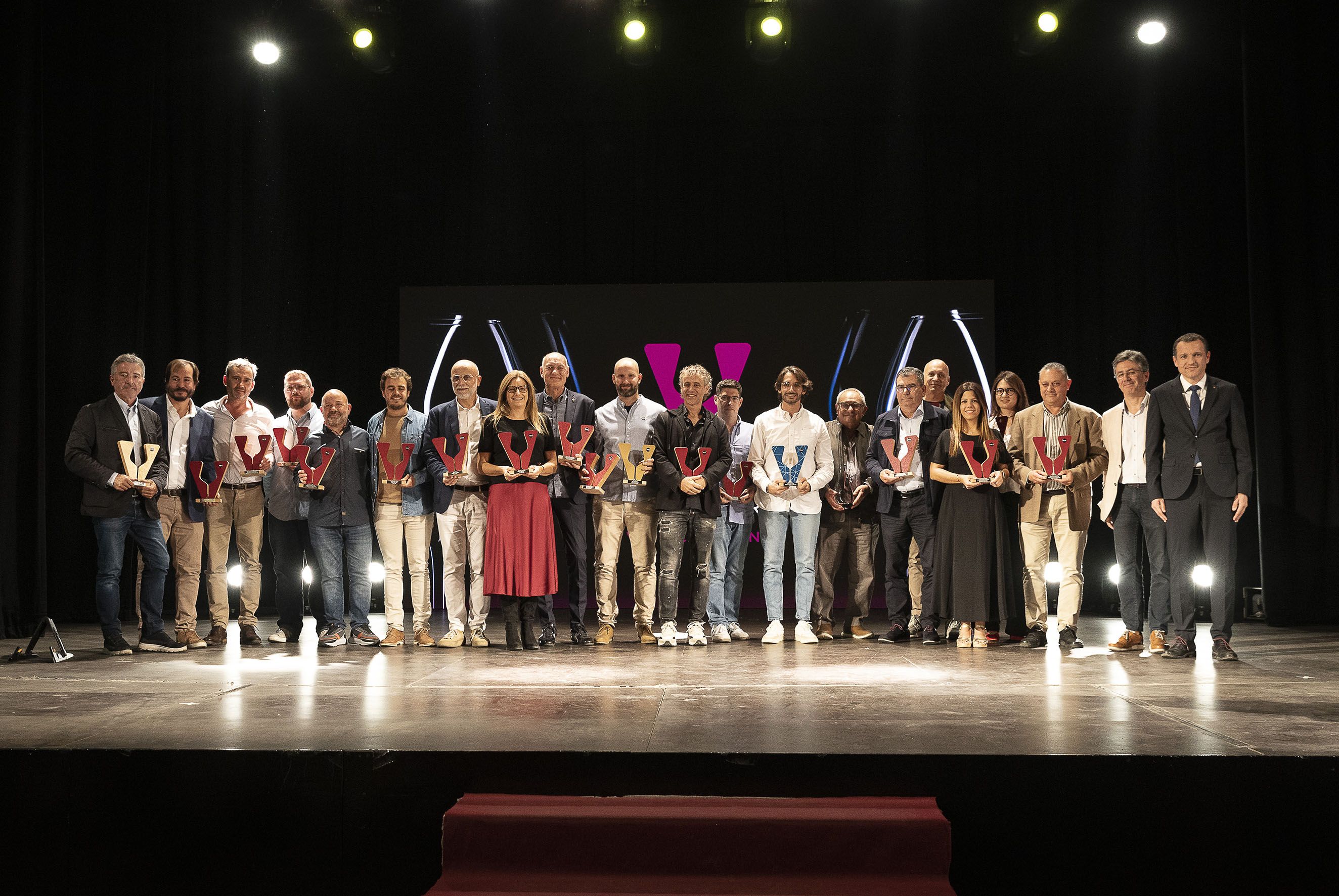 Fotografia dels premiats als Vinari d'aquest 2024