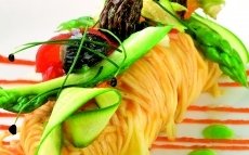 Pasta fresca amb salsa de romesco i verdures