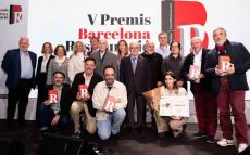 Fotografia de família dels premiats i el jurat de l'edició 2024