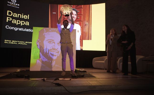 Daniel Pappa amb el guardó