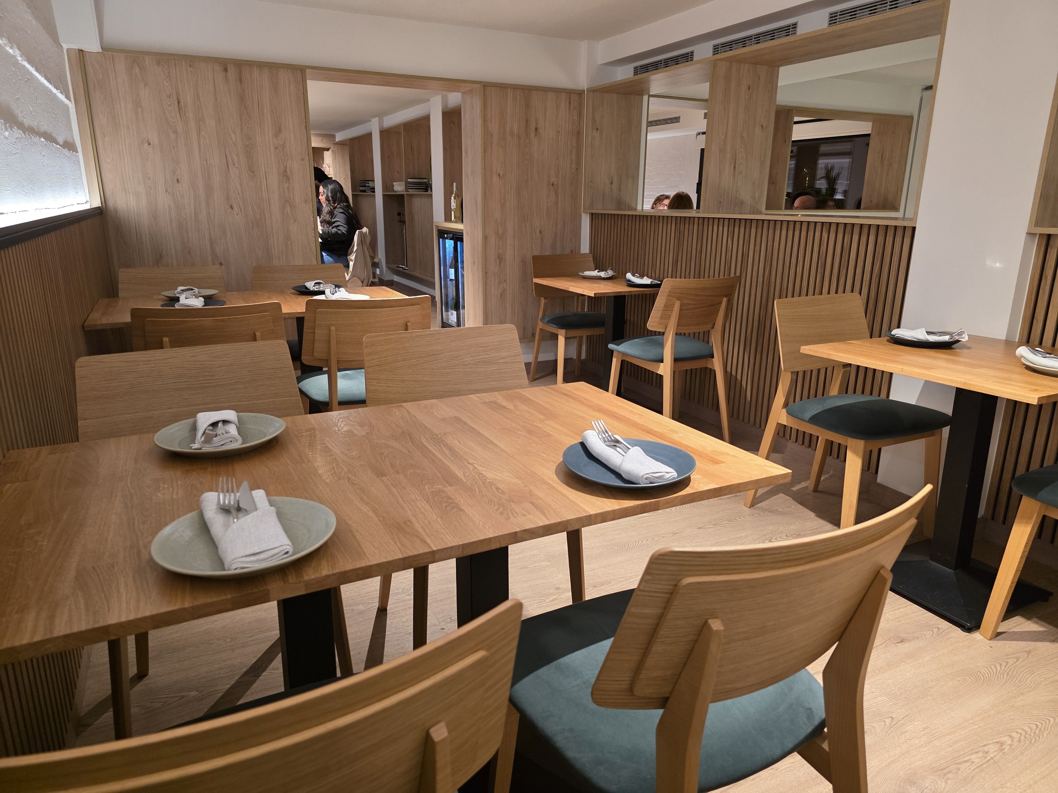 5 Hermanos s'ha renovat per convertir-se en un restaurant gastronòmic