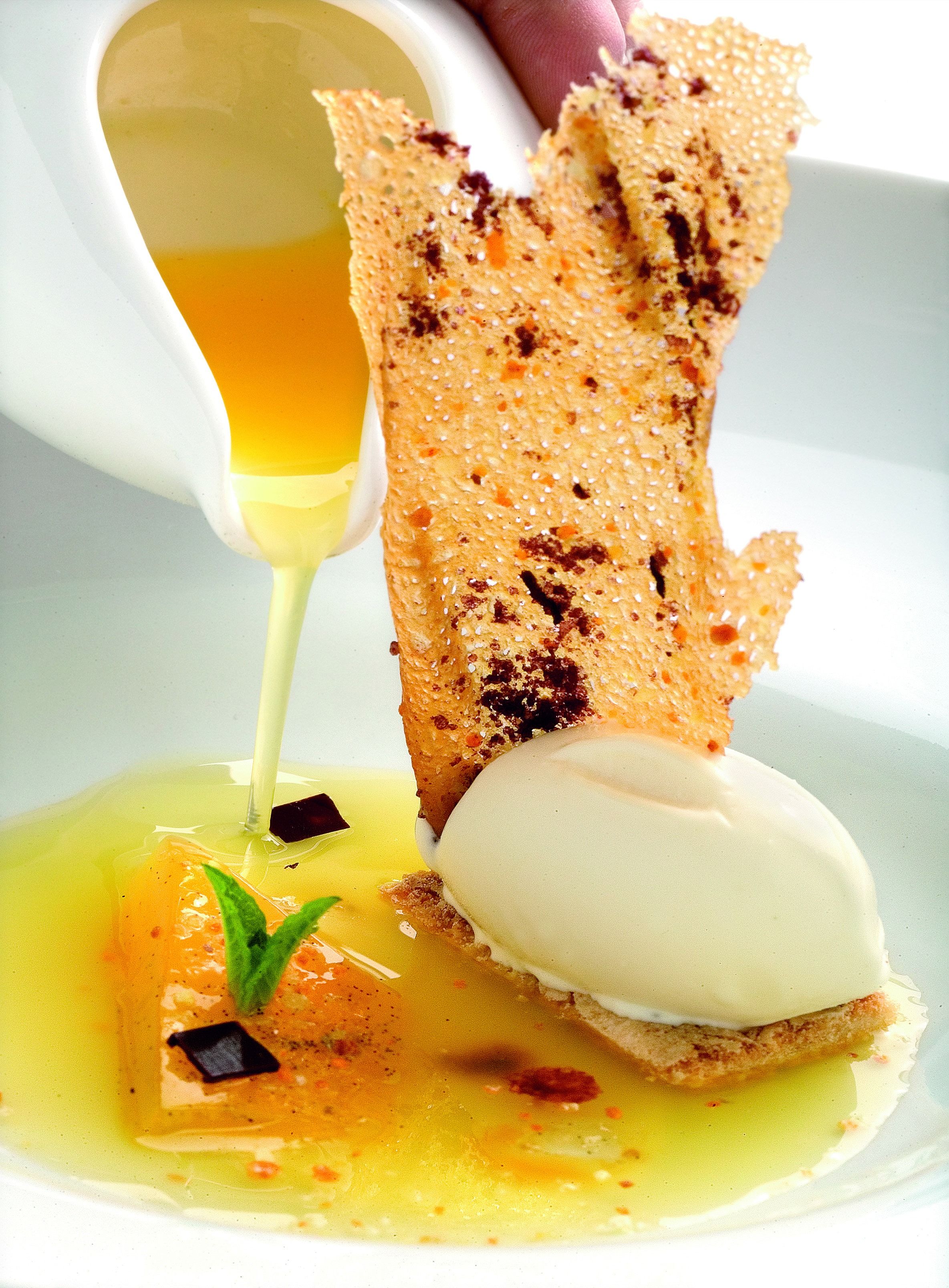 Taronja, gelat de gingebre, infusió de marialluïsa i cítrics