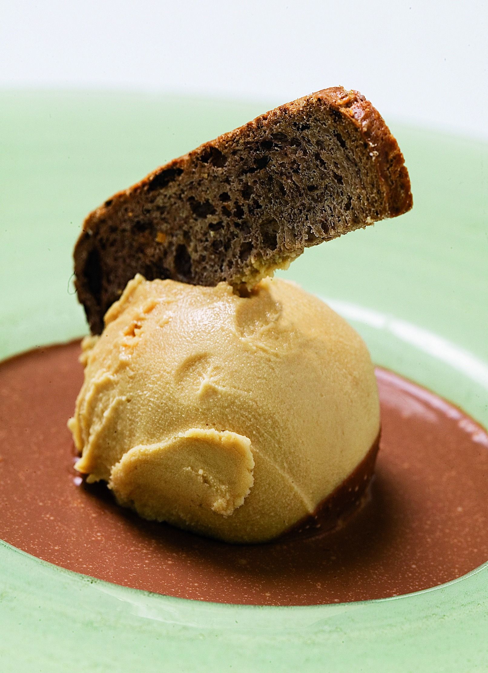 Sopa de xocolata i gelat d'espècies