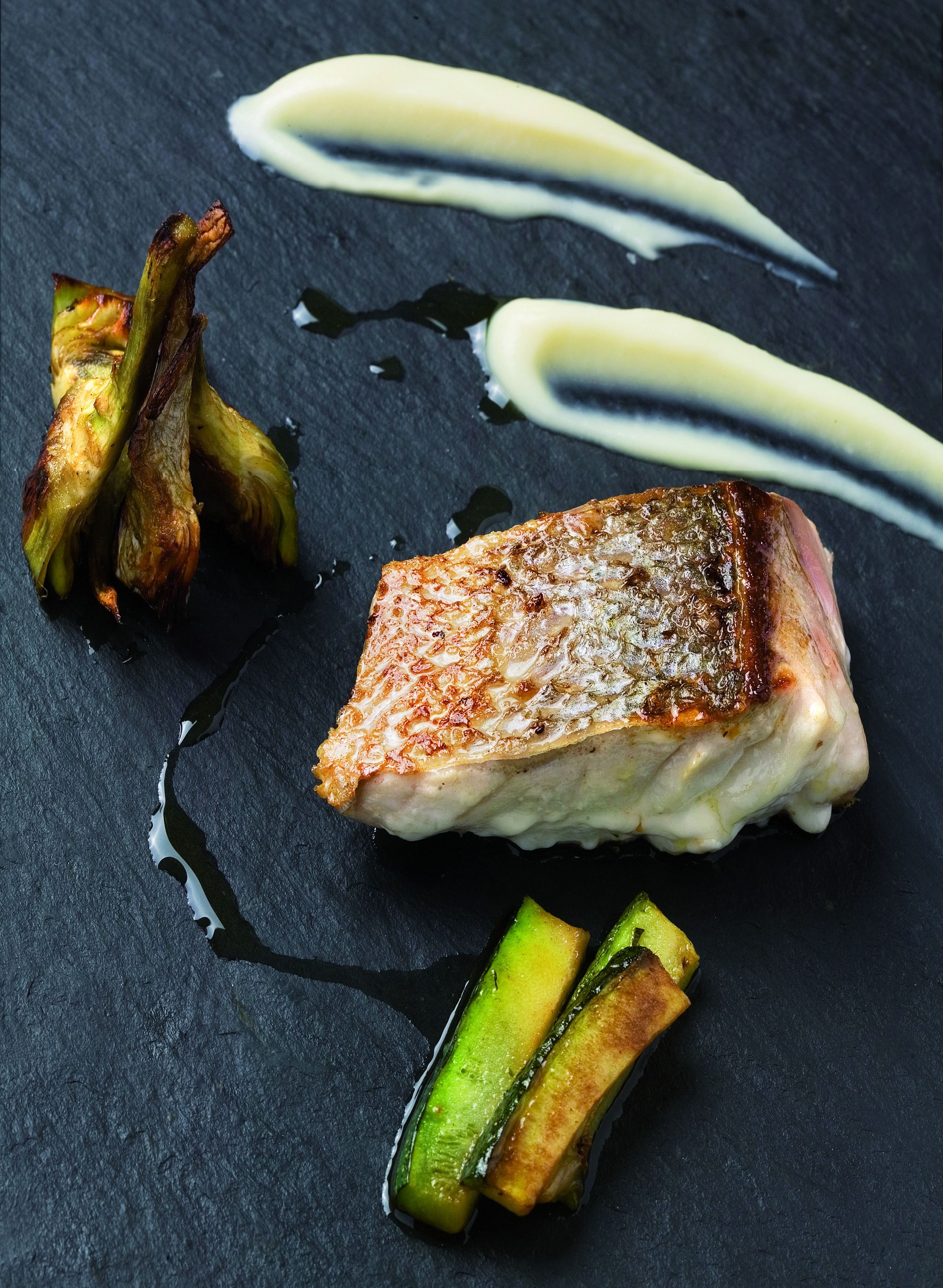 Orada amb verduretes i puré de bròquil