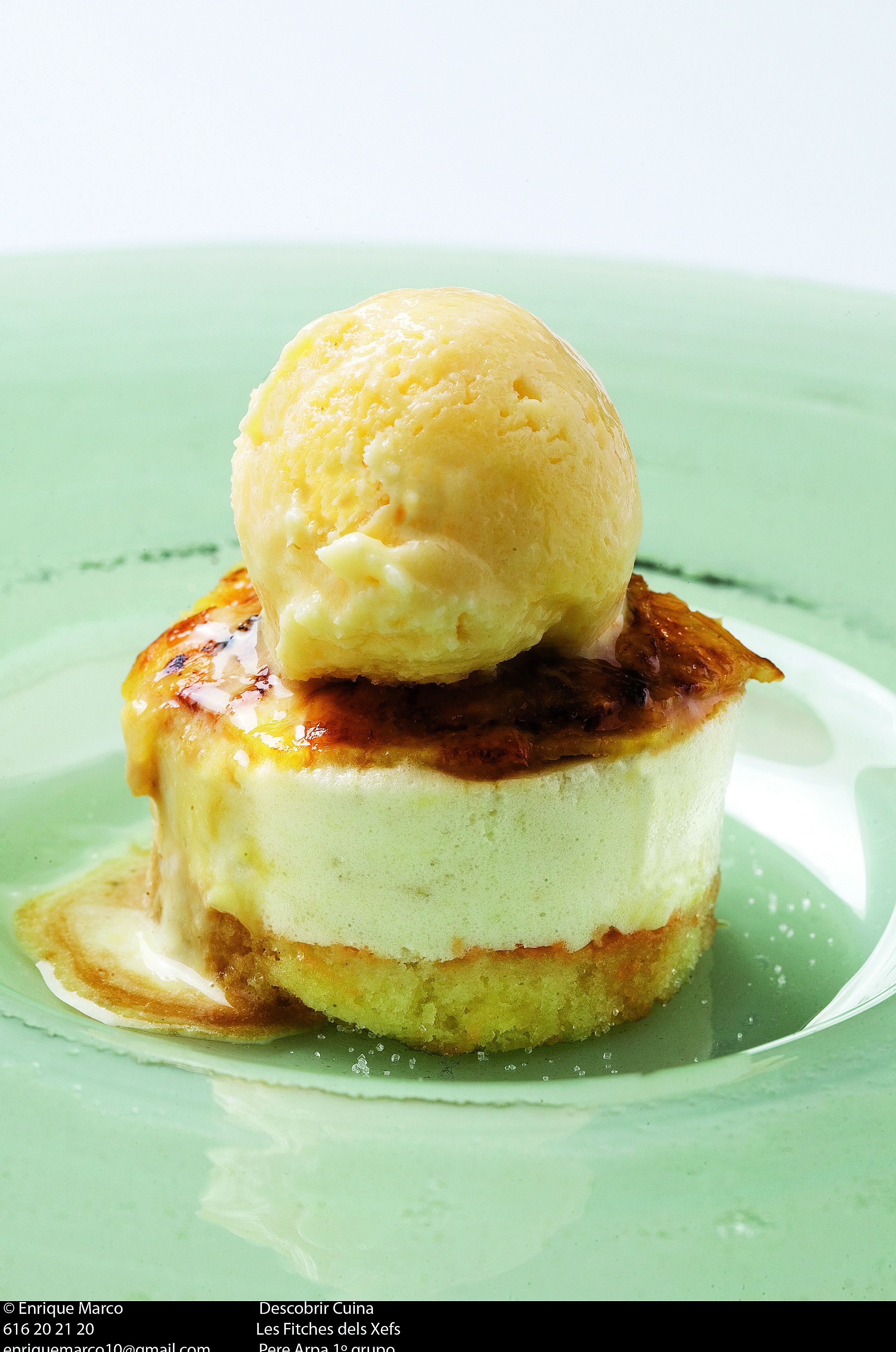 Pastís de poma amb gelat de regalèssia