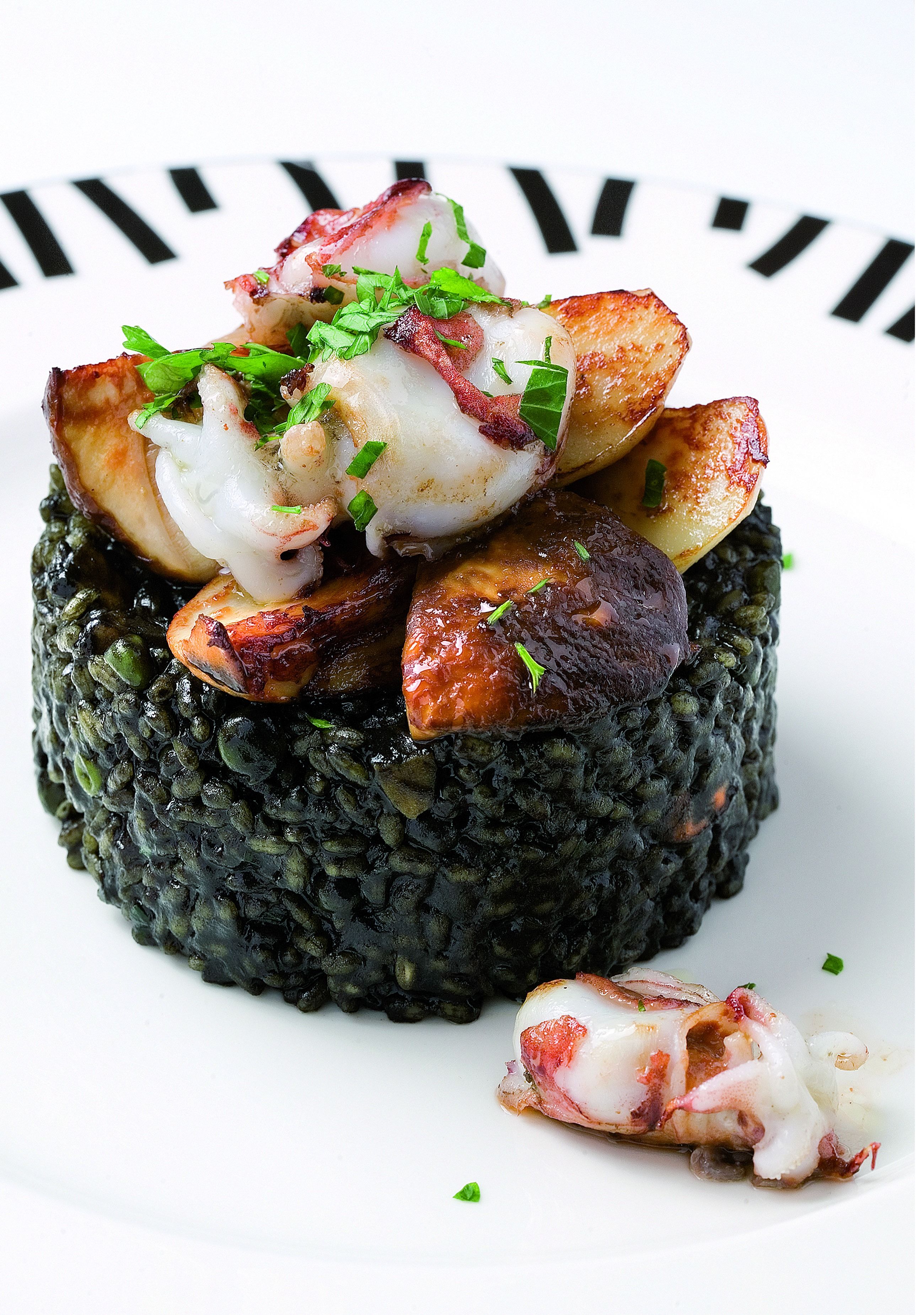 Arròs negre, sípia i siurenys