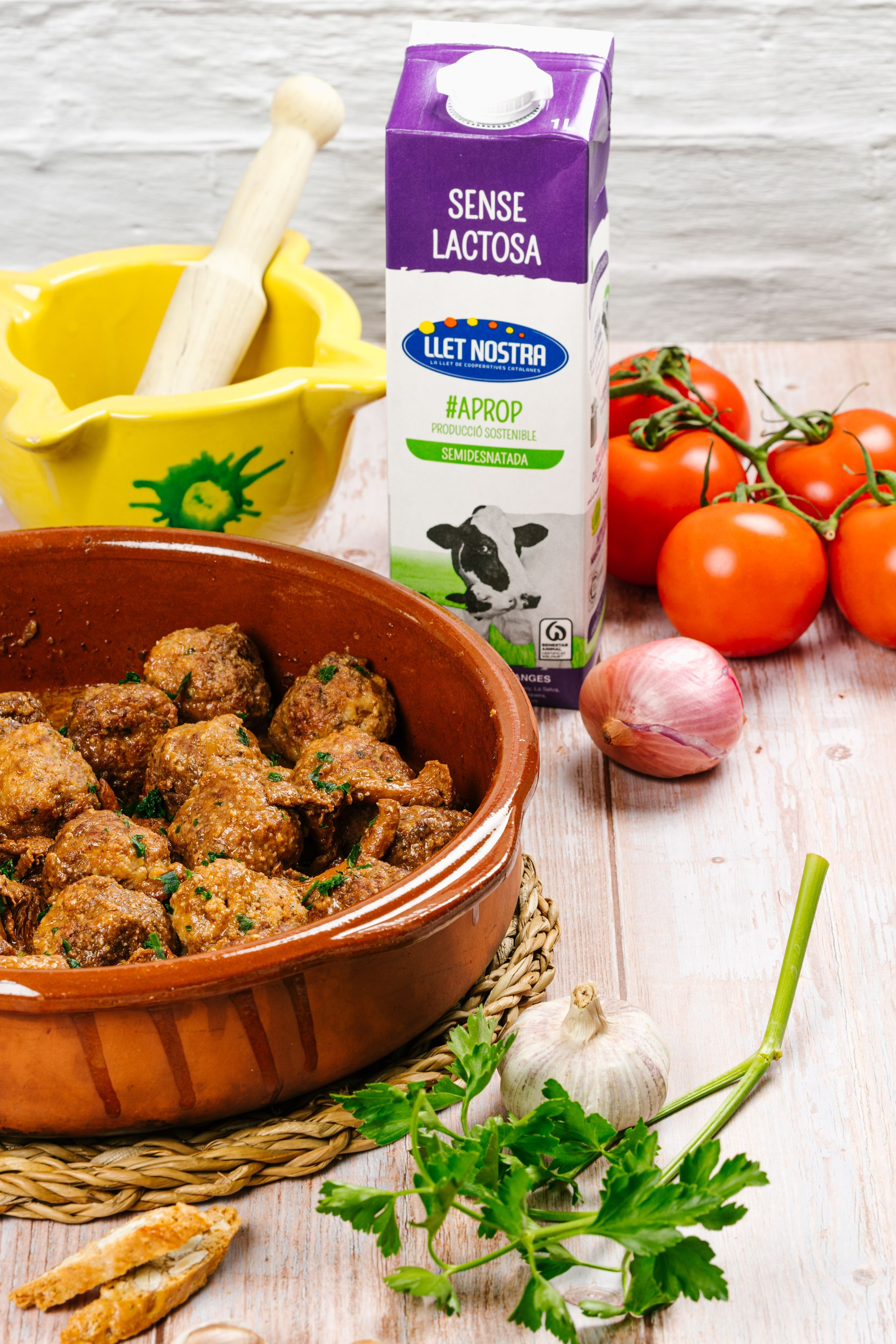 Mandonguilles amb ceps i pèsols