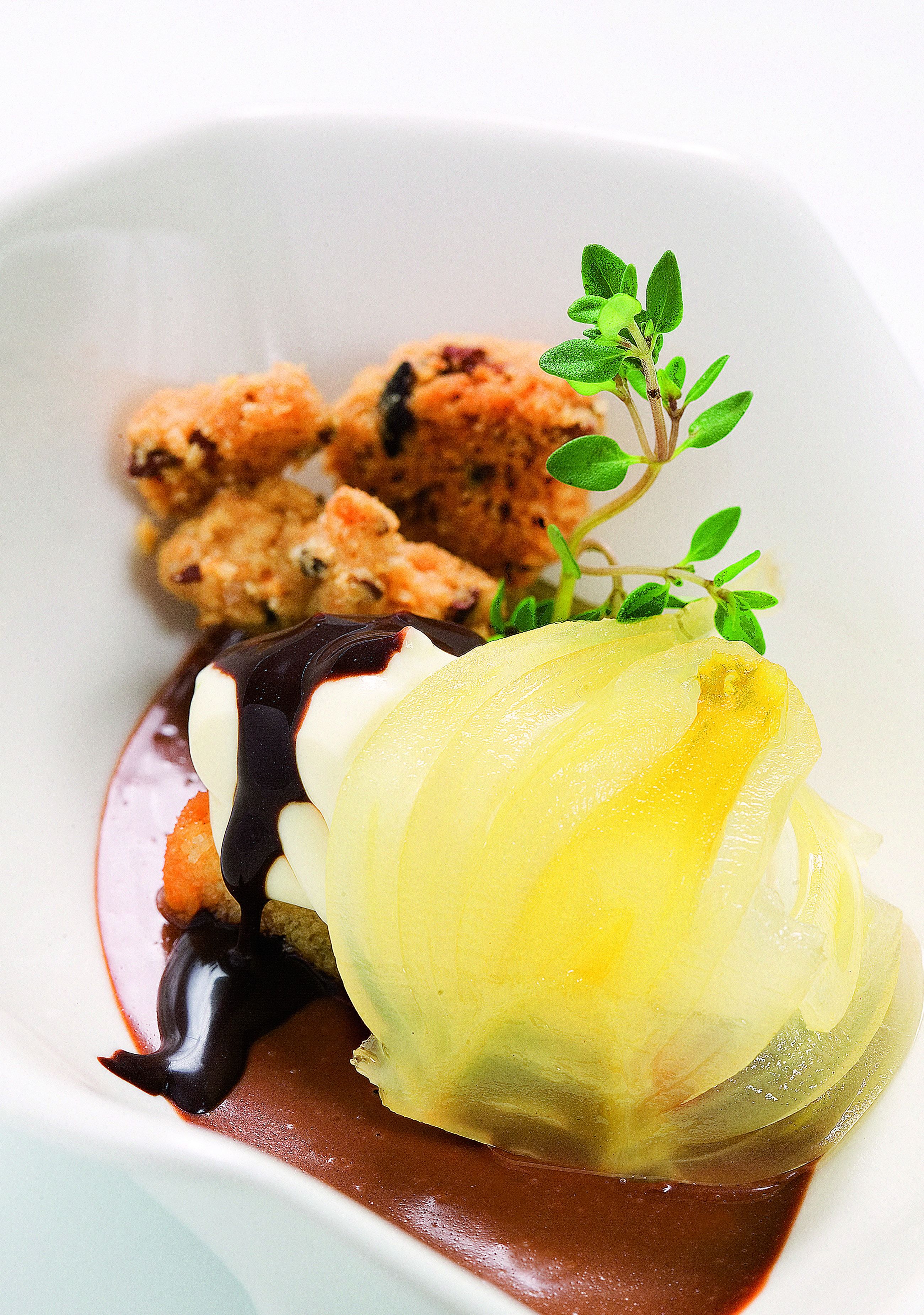 Crema de xocolata amb pa de pessic d'ametlla i fonoll