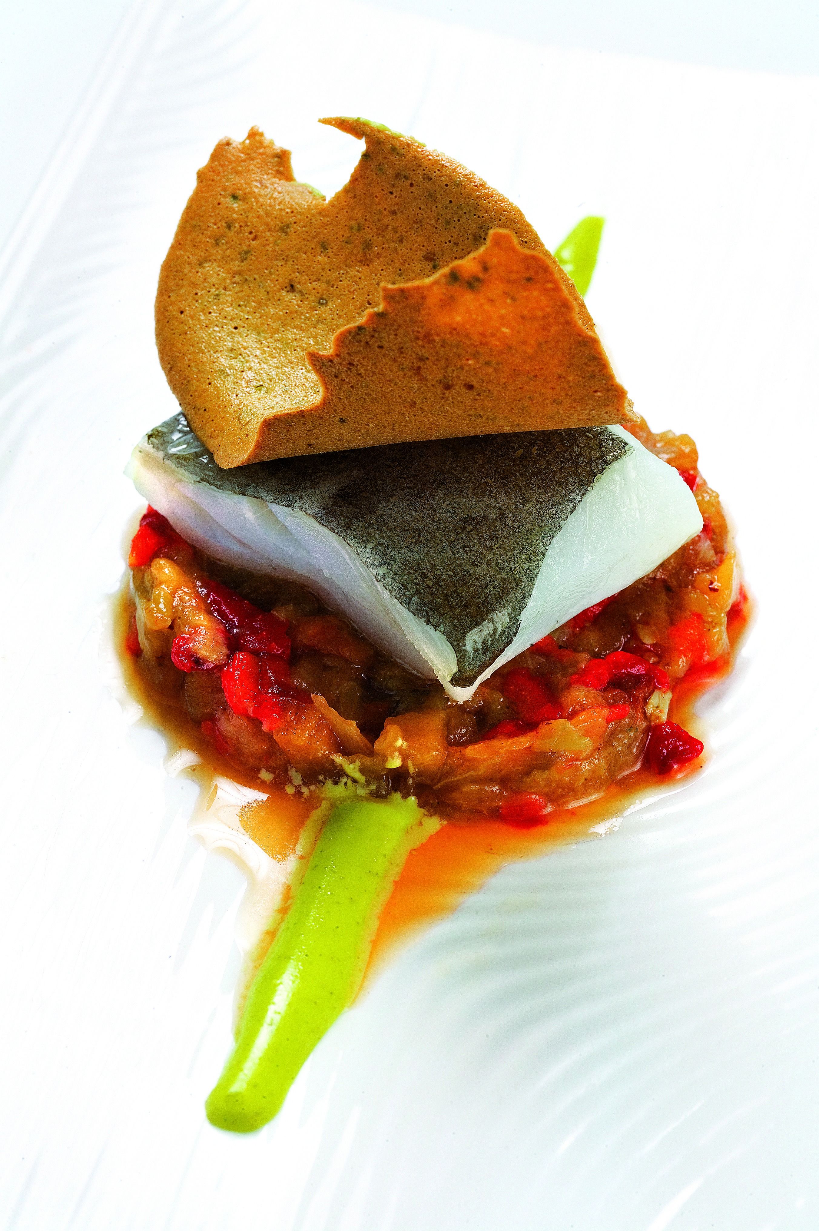 Bacallà semicuit amb escalivada i oli de festucs