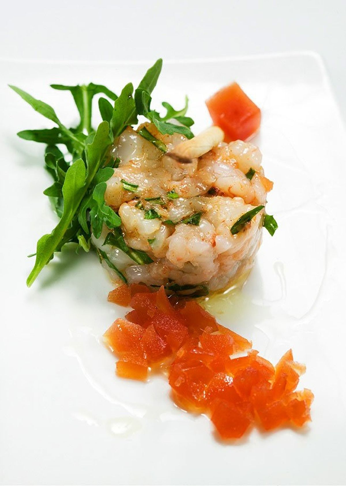Tàrtar de gamba amb gelatina de tomàquet salada