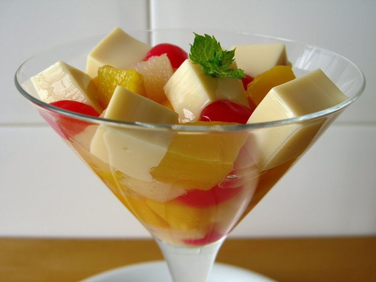 Amanida de fruites amb gelatina d’ametlla