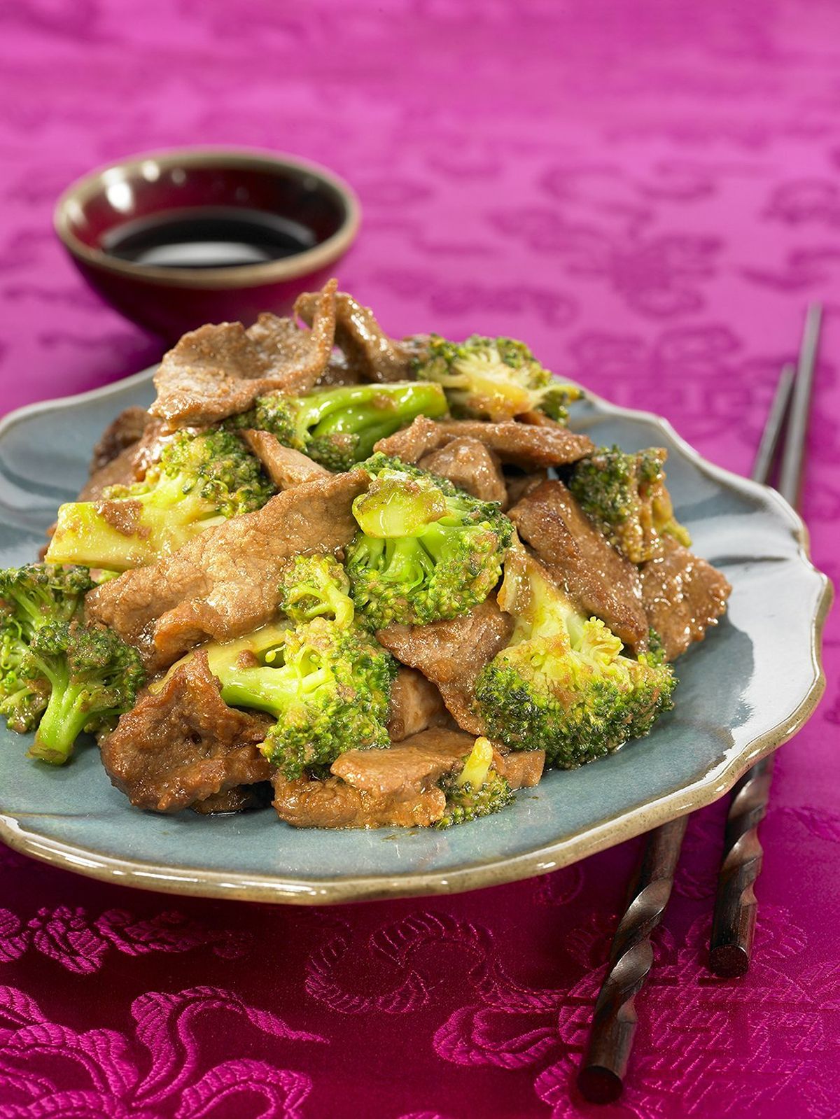 Vedella amb salsa d'ostres