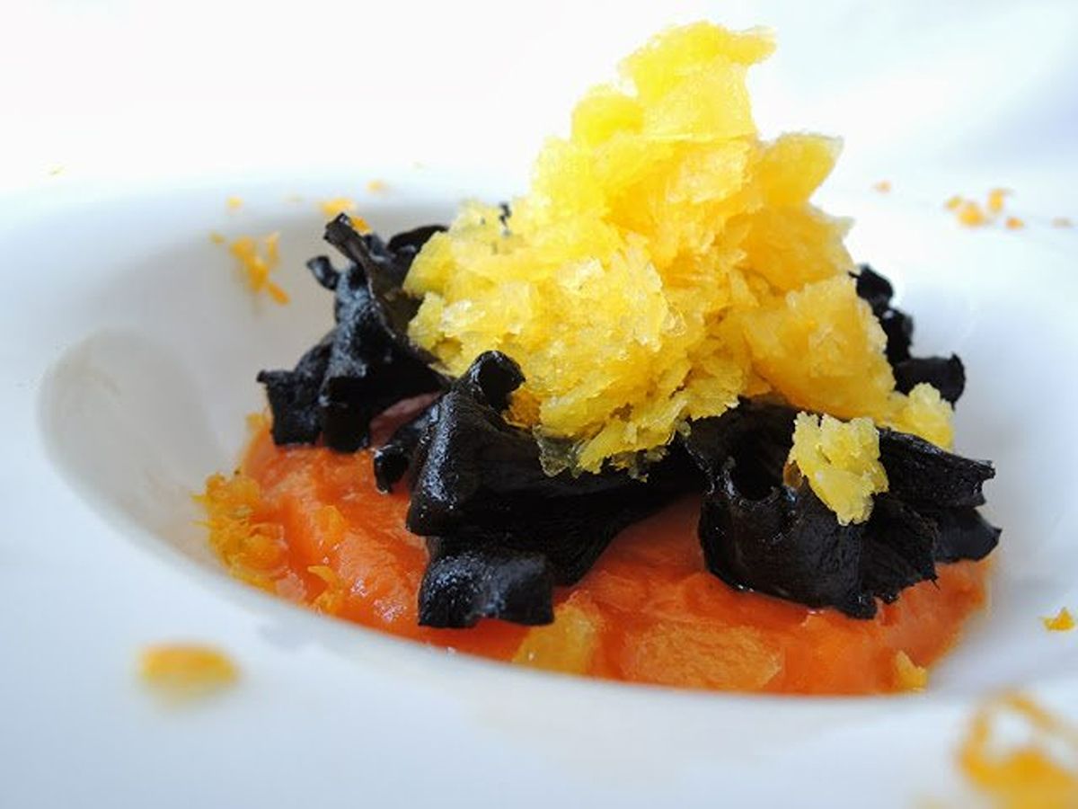 Carbassa amb taronja i trompetes de la mort