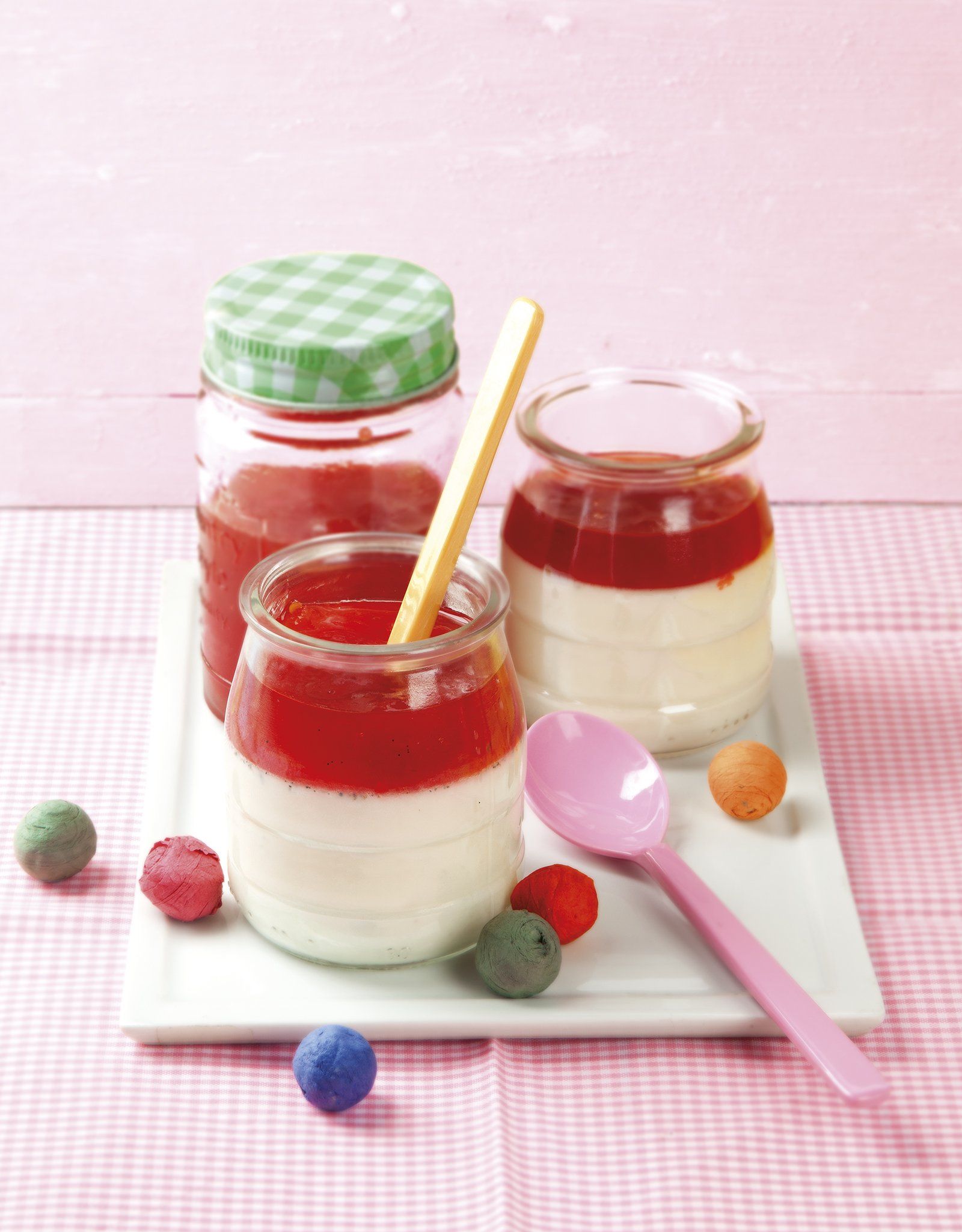 47 Pannacotta amb melmelada de maduixots ret