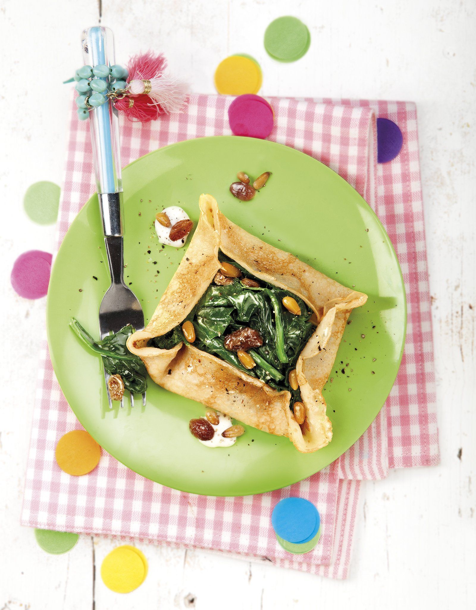 7 Creps d’espinacs, panses i pinyons