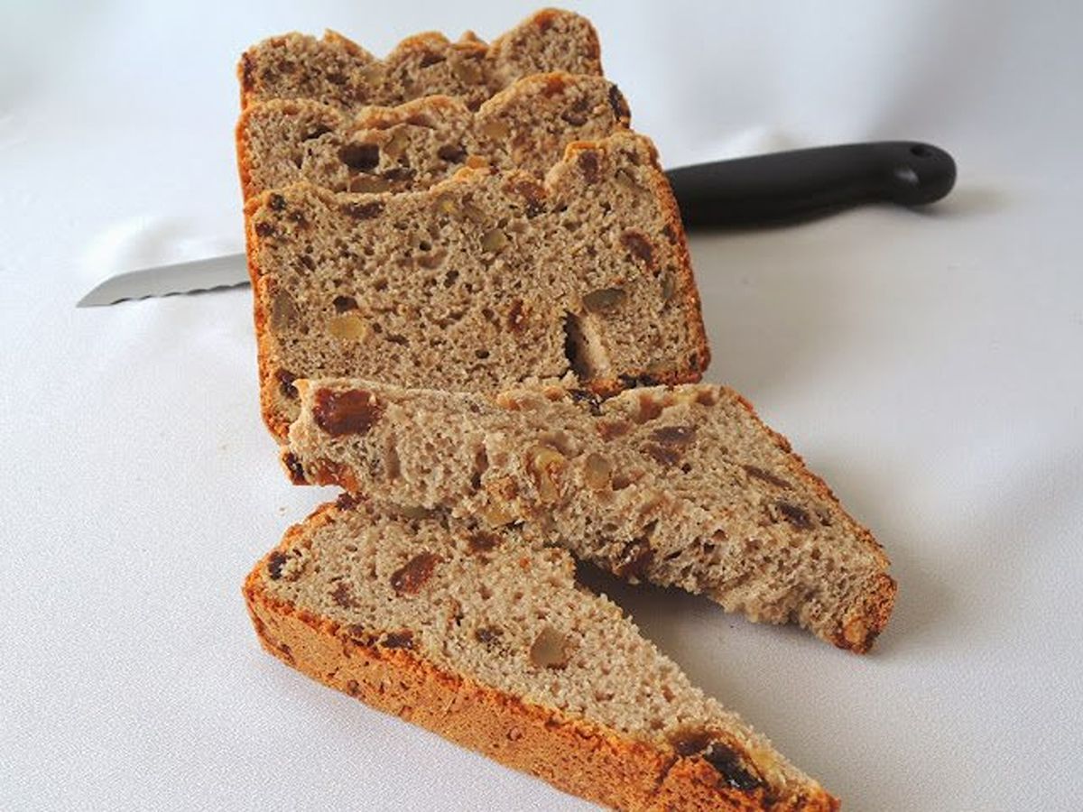 pa de panses i nous amb farina de blat forment (1)