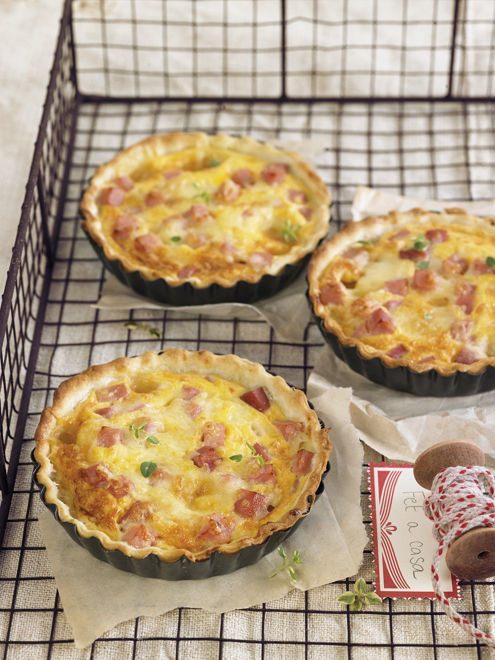 Quiche con jamoÌ n cocido y queso ComteÌ  