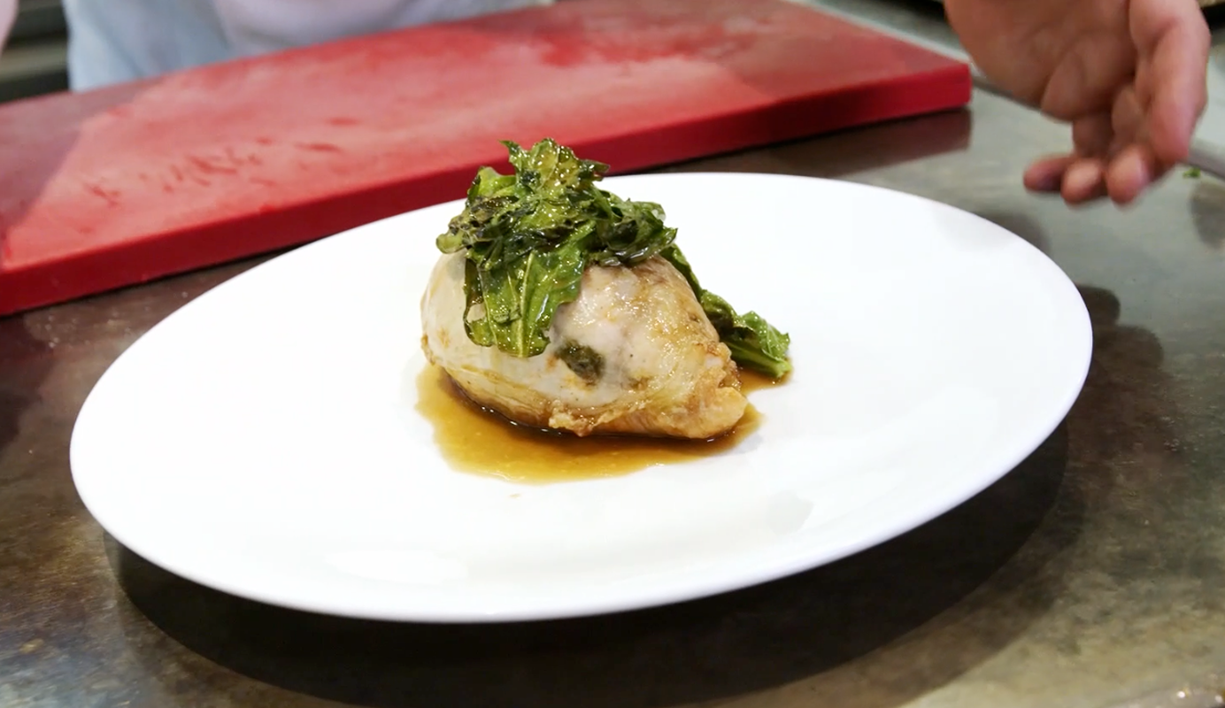 Gall del Penedès amb IGP farcit d’espigalls i fruita seca