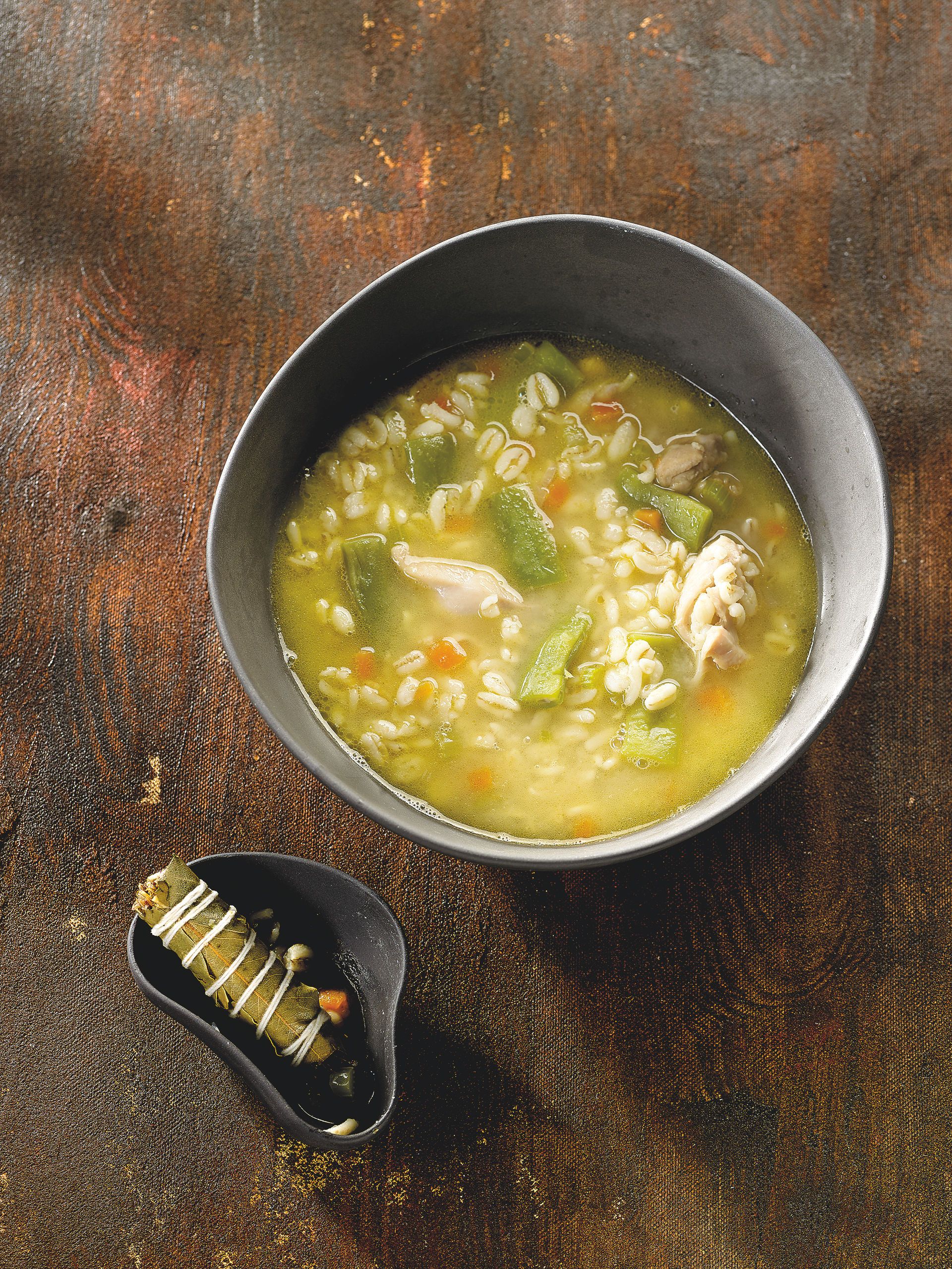 Sopa de pollastre i blat tendre