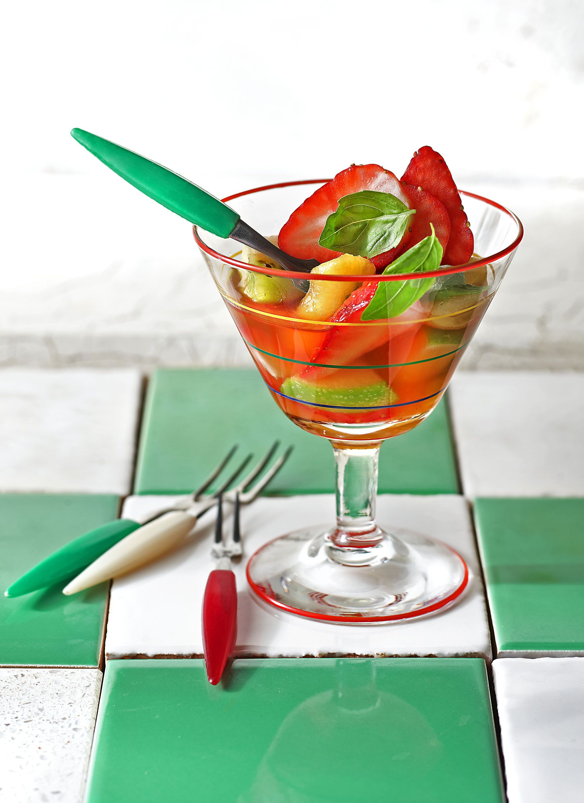 Sopa de fruites amb alfàbrega