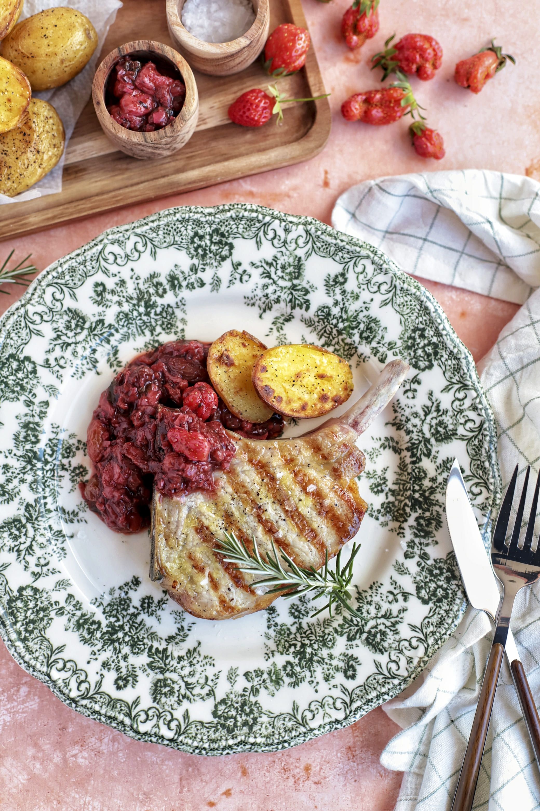 Llonza de porc amb chutney de maduixa