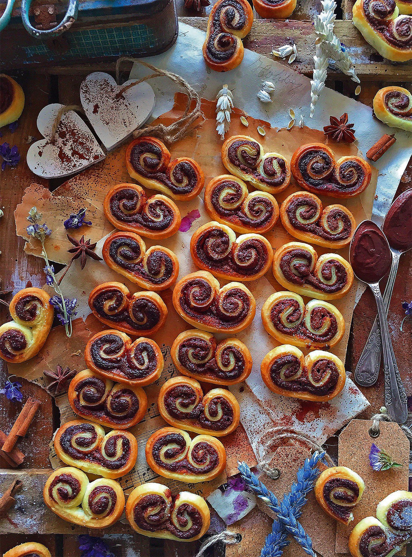 Palmeretes de pasta de full amb crema de xocolata