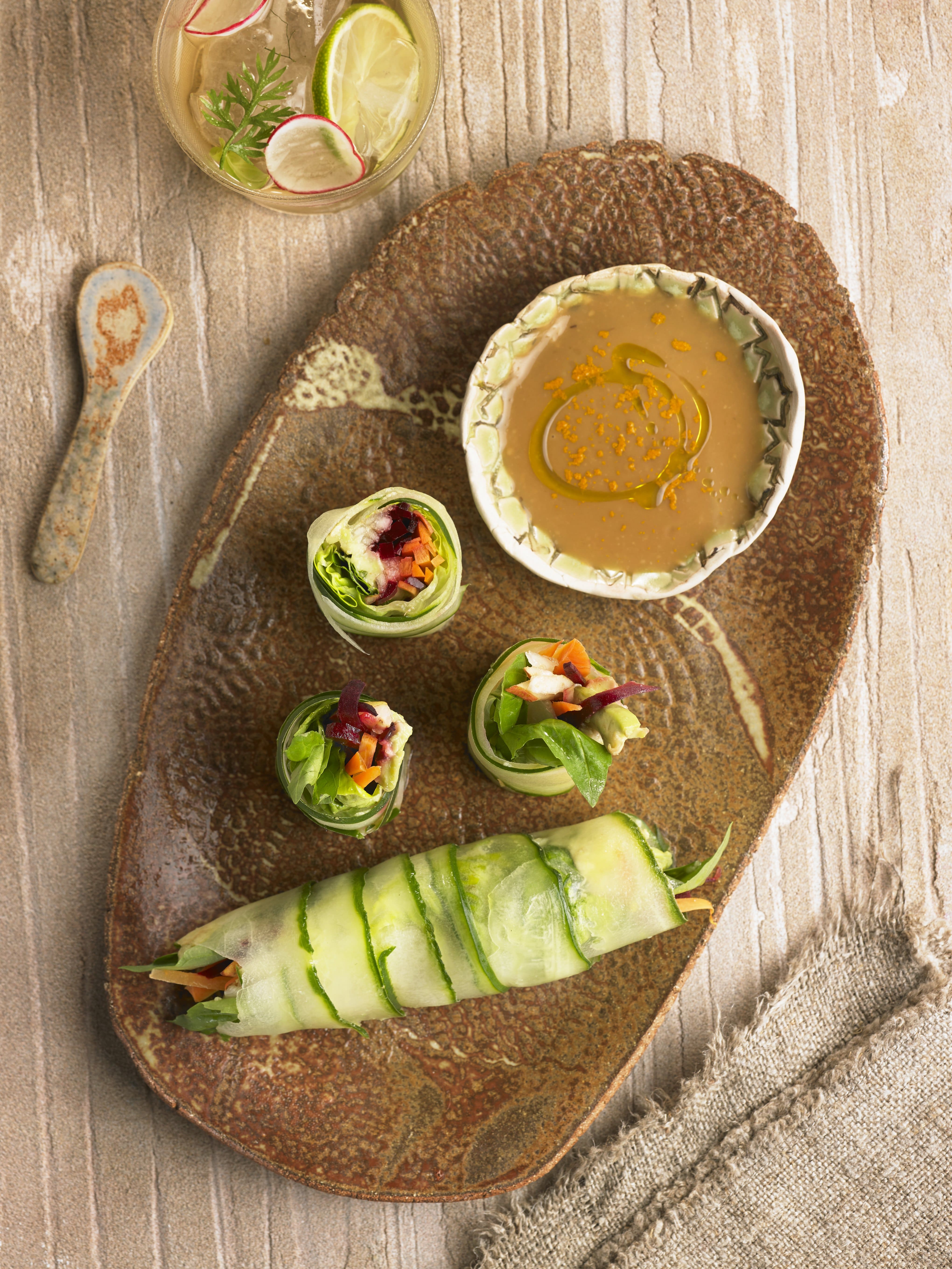 Rotlles amb verdures i vinagreta de teriyaki