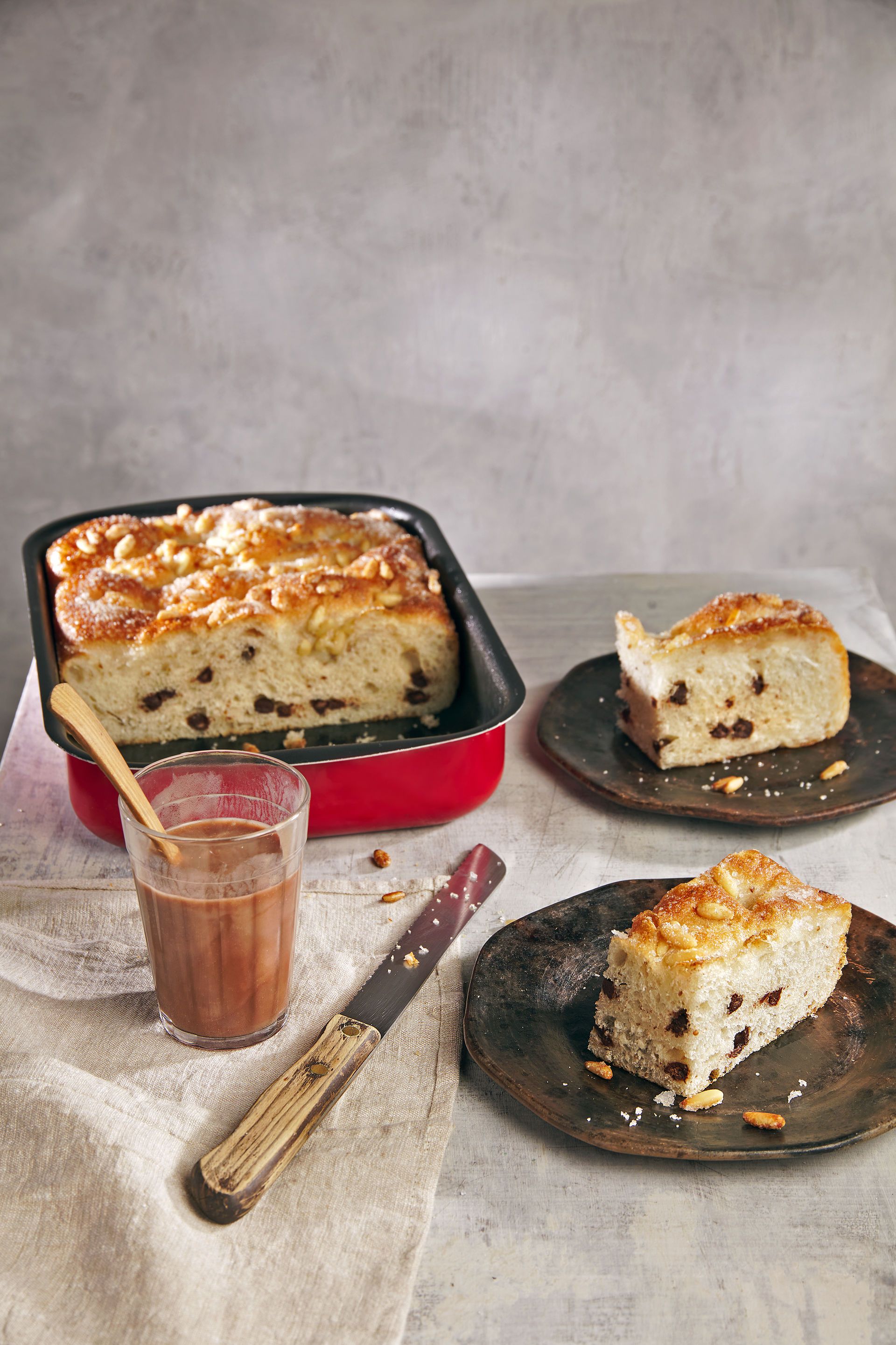 focaccia dulce con pinones y choco r