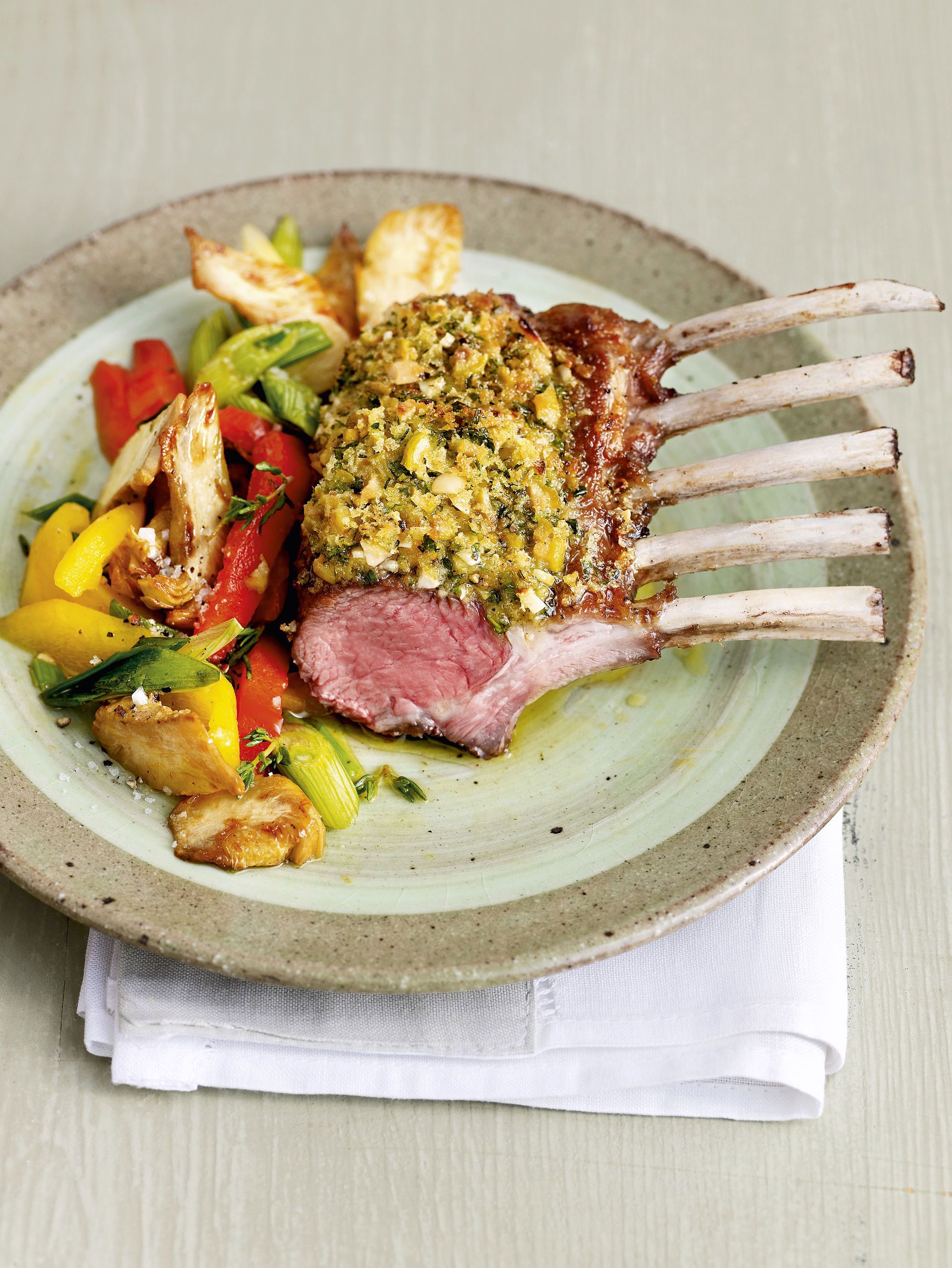 Carré de xai amb crosta de fruita seca